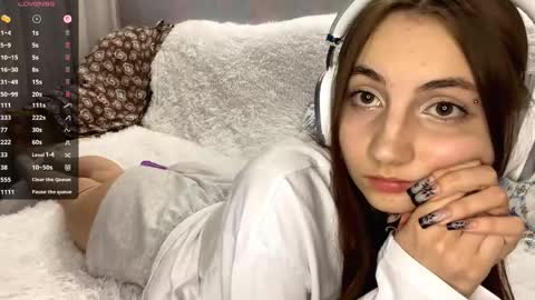 Alice online show from April 15, 7:58 pm