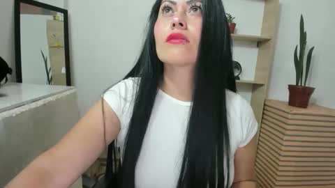 tania online show from November 15, 6:53 pm