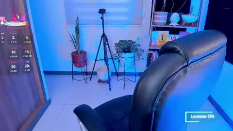 Tania Velvet online show from April 14, 9:37 pm