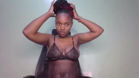 tania online show from December 18, 8:25 pm