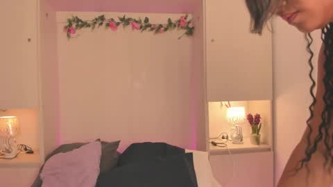  T A R A  online show from December 20, 4:05 am