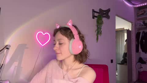 Darlin online show from May 7, 10:35 pm
