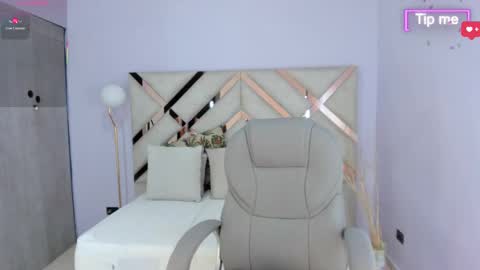 Tati Saldarriaga online show from November 19, 7:47 pm