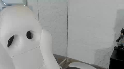 tatilee online show from February 27, 6:19 pm