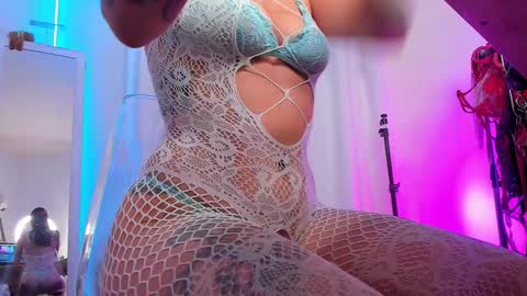 High Mami  online show from March 3, 1:07 am