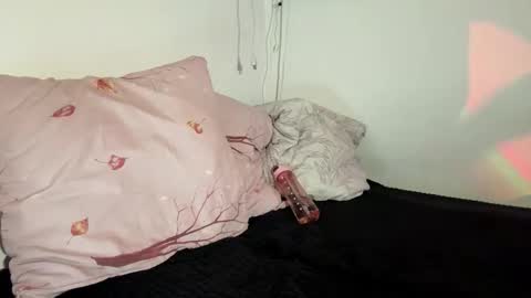 Aya online show from November 7, 1:17 pm