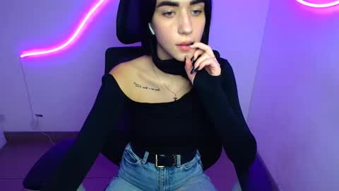 Tayla online show from October 3, 5:40 pm