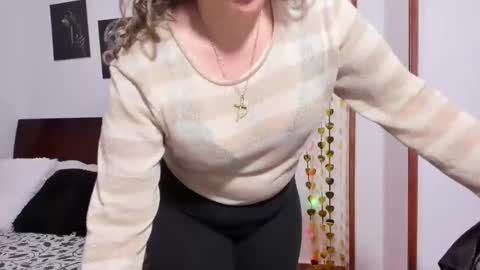taylorhot72_ online show from March 10, 2:48 am