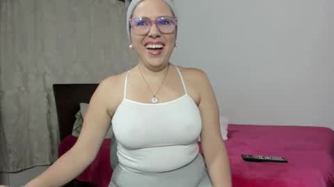 taylorhot72_ online show from January 10, 2:46 am