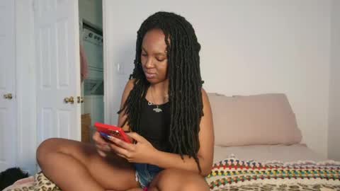 Taylor online show from April 27, 6:16 pm