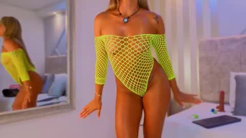 tayra online show from March 3, 7:53 pm