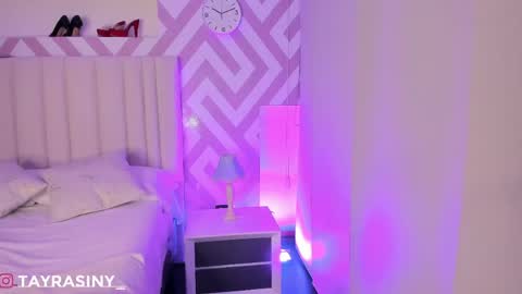 Tayra horny for you online show from May 16, 7:00 am