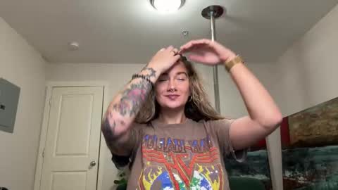 Katy online show from November 3, 2:04 am