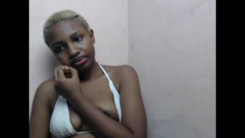 teasexkitty online show from June 12, 11:57 pm