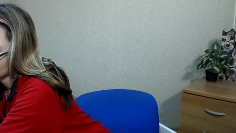 tender_treasure online show from November 12, 10:57 am