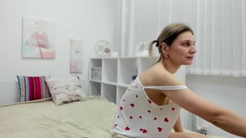 tenderly_sophie online show from November 25, 1:52 am