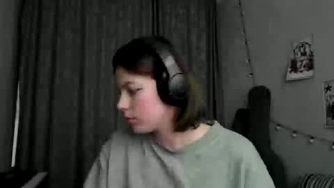 Anny Simpson online show from February 9, 6:04 am