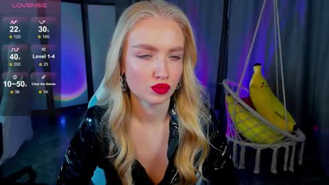 TessaHamilton online show from February 11, 1:12 pm