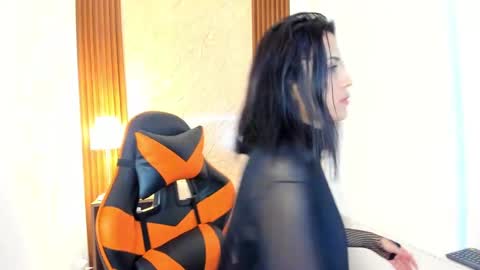 Sweet Thais  online show from September 23, 7:45 pm