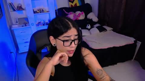 thalia  online show from September 25, 8:50 pm