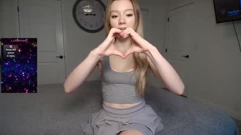 the_hotties online show from November 17, 8:09 pm