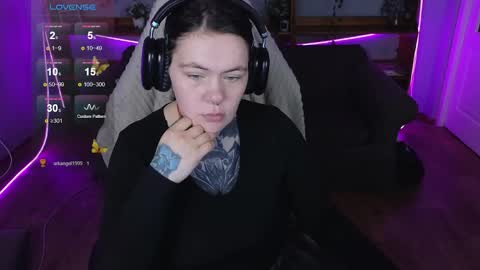 the_ice_owl online show from April 17, 2:02 am