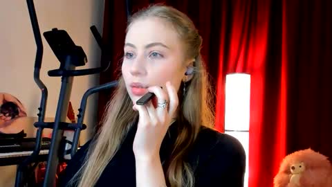 Ally    STREAMING ON TWITCH NOW Check my Twitter for updates online show from October 2, 2:49 am