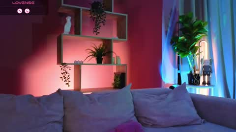 Lucy online show from November 26, 4:52 pm