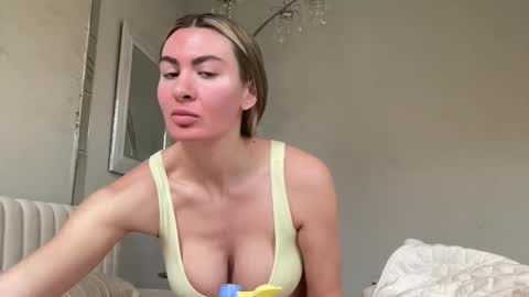 Alyssa Rhoades online show from December 21, 7:18 pm