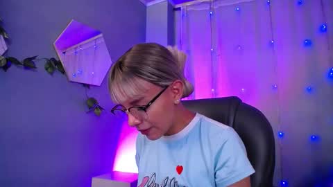 Peyton online show from October 25, 3:36 am