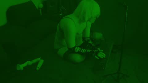 thehungmantis online show from February 1, 12:18 am