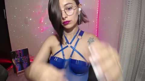 Amy online show from December 5, 10:44 am