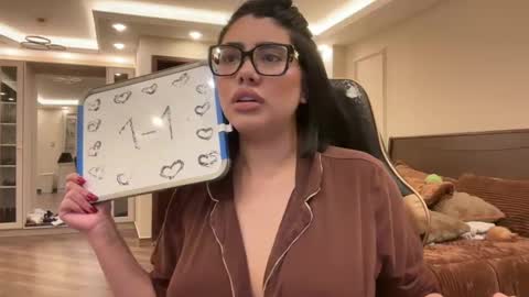 therealcamilabaddie online show from October 1, 4:39 am