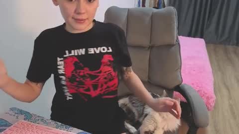 theysaidimcute online show from January 17, 11:12 pm