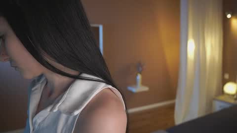 Lilly online show from April 6, 2:07 pm