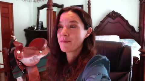 ThornburyRose online show from December 3, 8:44 pm