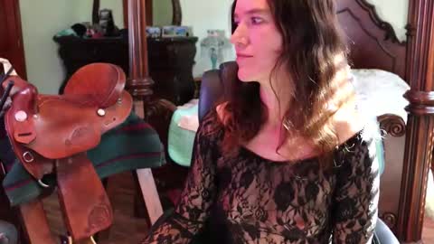 ThornburyRose online show from March 1, 8:19 pm