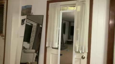 throatyygoat online show from April 15, 12:33 am