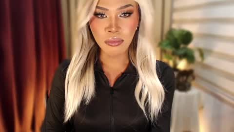 Sam online show from February 25, 7:01 pm