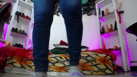 Tifanny Nails  online show from April 5, 2:05 pm