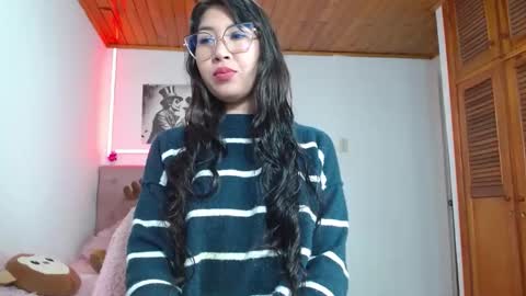 Tifanny online show from November 25, 3:25 pm