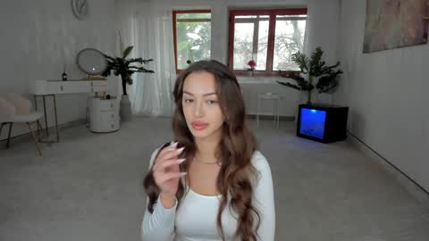 Tiffany Houston online show from February 1, 7:05 am