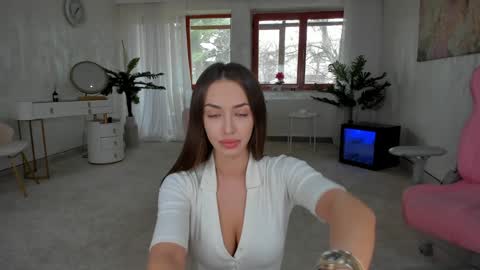 Tiffany Houston online show from January 31, 7:50 am