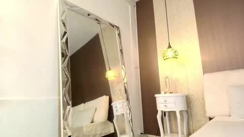 T I F F A N Y online show from October 16, 10:34 pm