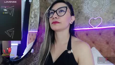 TILA TEQUILA online show from January 29, 12:35 pm