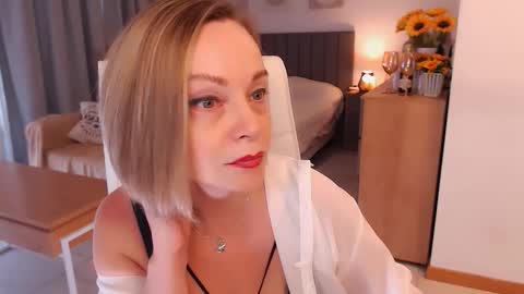 Tilly online show from February 5, 9:07 pm