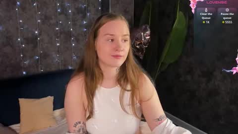 Stella online show from March 26, 1:52 am