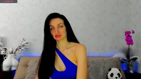 Tina online show from March 23, 12:00 pm