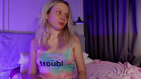 tinasiner online show from February 19, 2:12 pm