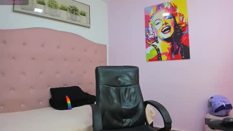 tinisweet online show from January 7, 11:46 am